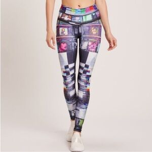 NWT Niyama Sol Jennifer Lopez “in color”  Women's Leggings size small